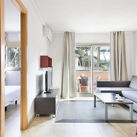 Aparthotel Bardon Castelldefels Bagian luar foto